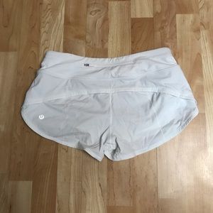 Lululemon speed up shorts 2.5 inch -white- size 4